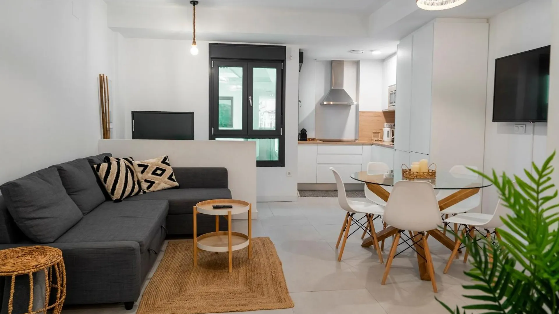 Apartment Andrea In Malaga Center contacts
